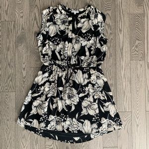 Beautiful DR2 Floral Dress✨🤍🤍🤍